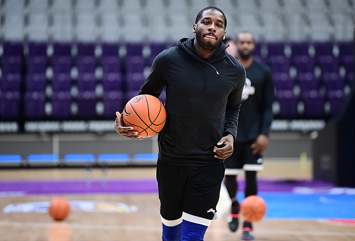 关于CBA常规赛倒计时，皇家马德里冲刺阶段状态回暖，细节引发关注，赛场秩序良好，临场指挥获称赞的信息-开云平台