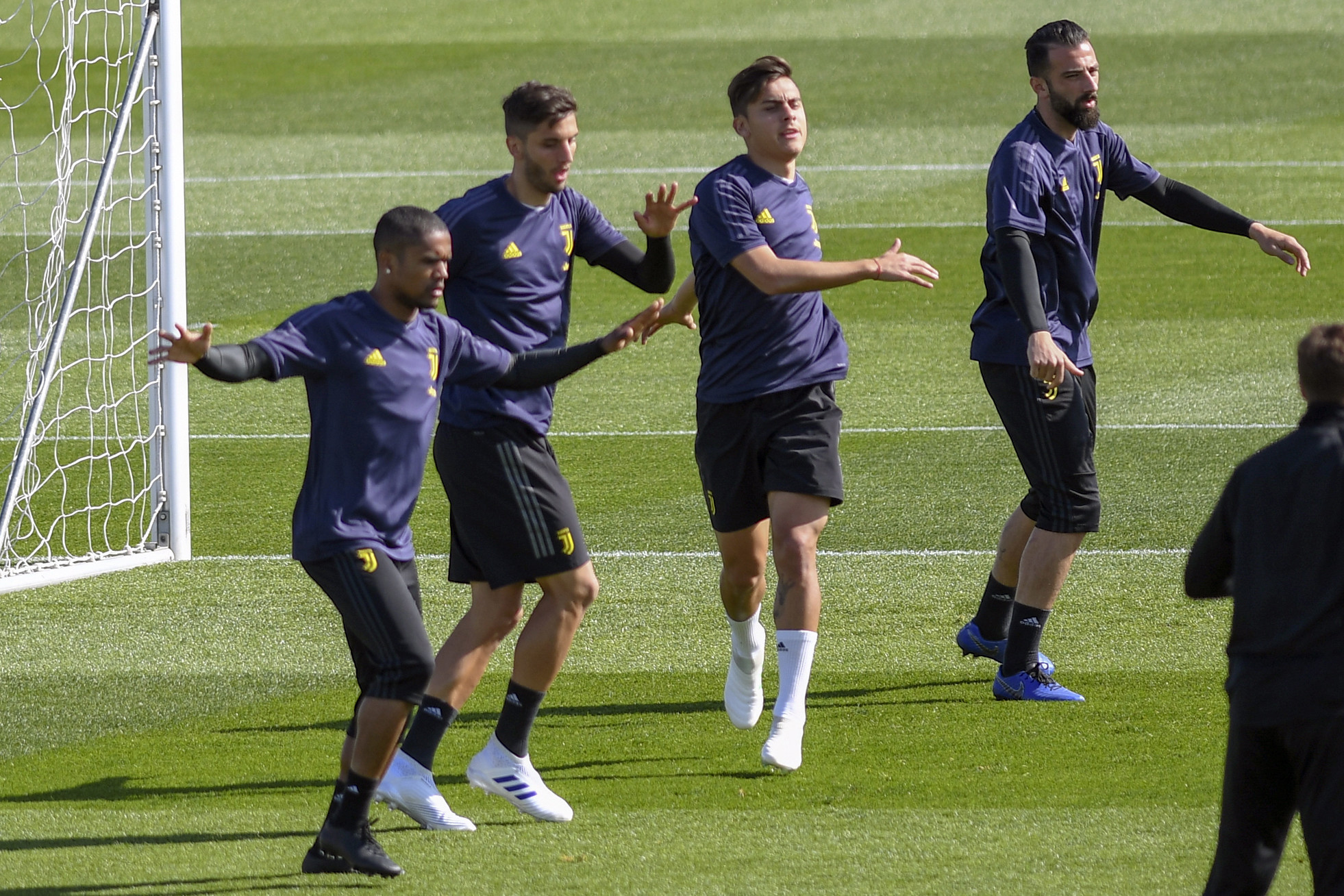 窗口期新疆广汇备战欧冠,完成体检细节曝光,管理层满意,医务组通报恢复的简单介绍 窗口期新疆广汇备战欧冠,完成体检细节曝光,管理层满意,医务组通报恢复的简单介绍